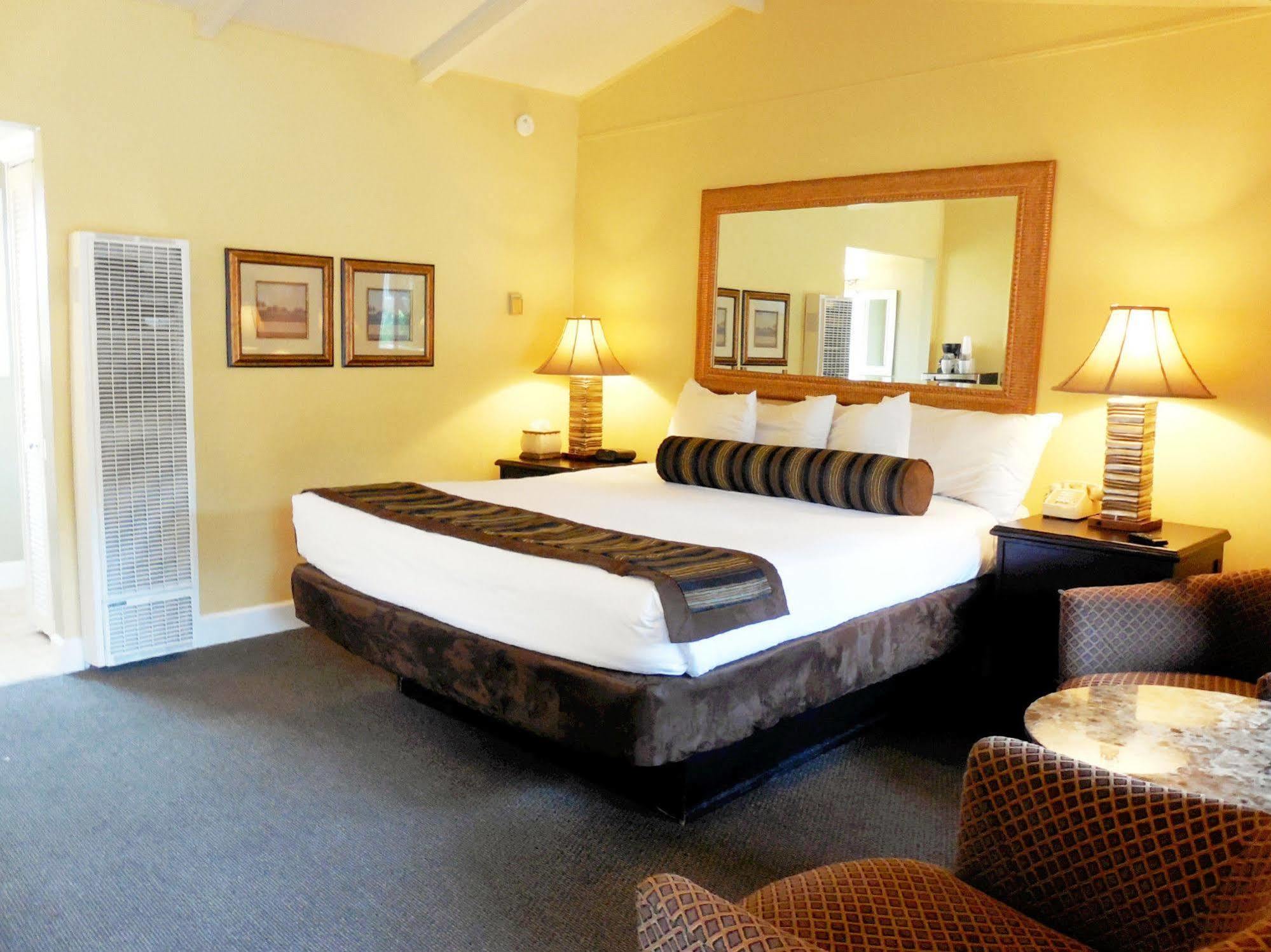 Monterey Peninsula Inn Пасифик Гроув Екстериор снимка