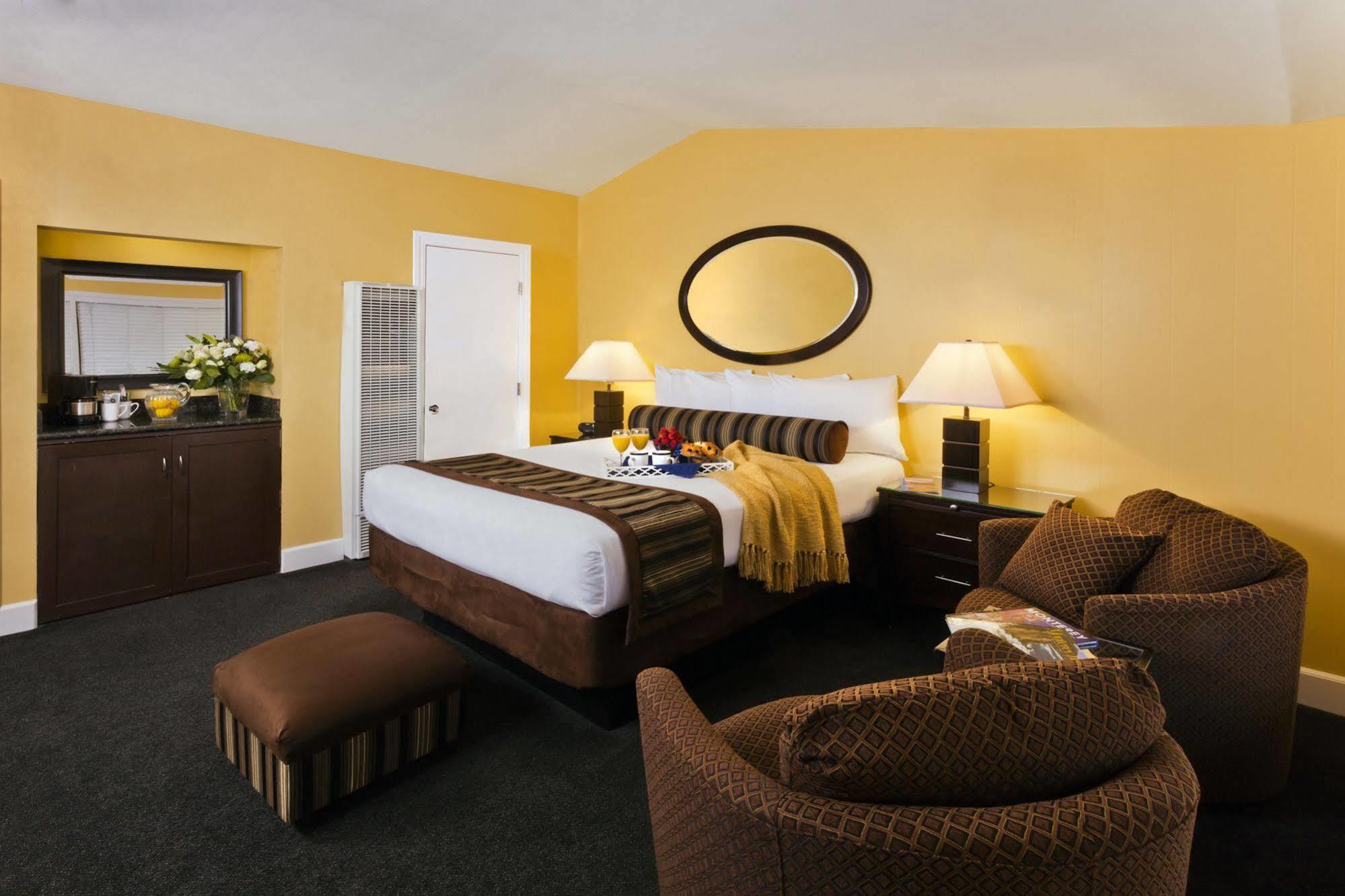 Monterey Peninsula Inn Пасифик Гроув Екстериор снимка