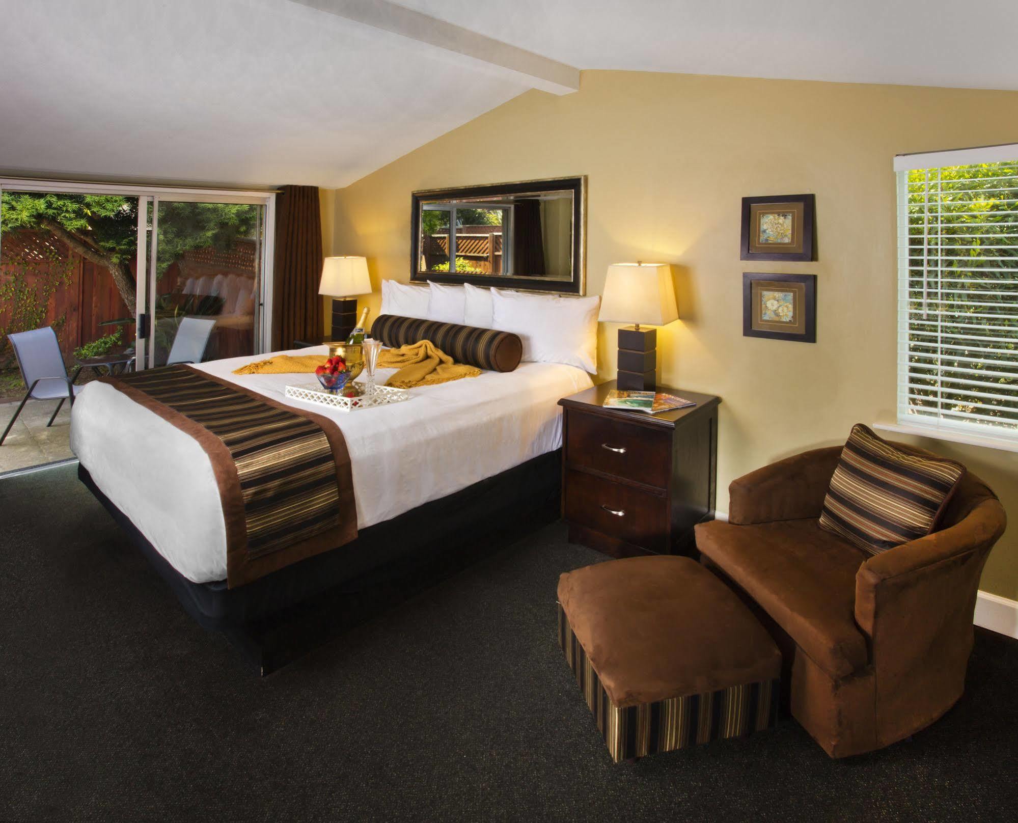 Monterey Peninsula Inn Пасифик Гроув Екстериор снимка